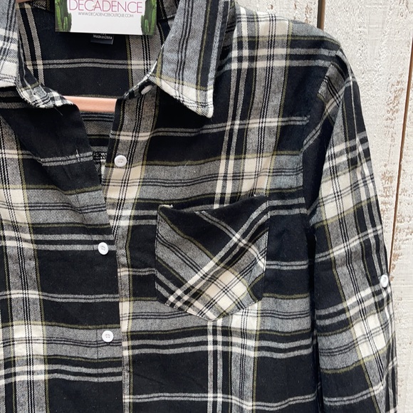 All the feelings over sized plaid button down - Picture 2 of 2